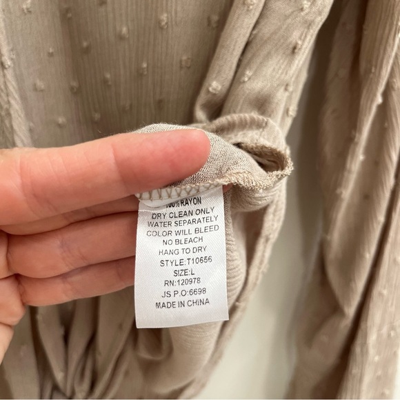 Entro tan Swiss dot belle sleeve blouse top tie waist v-neck size large NWT - Picture 8 of 9